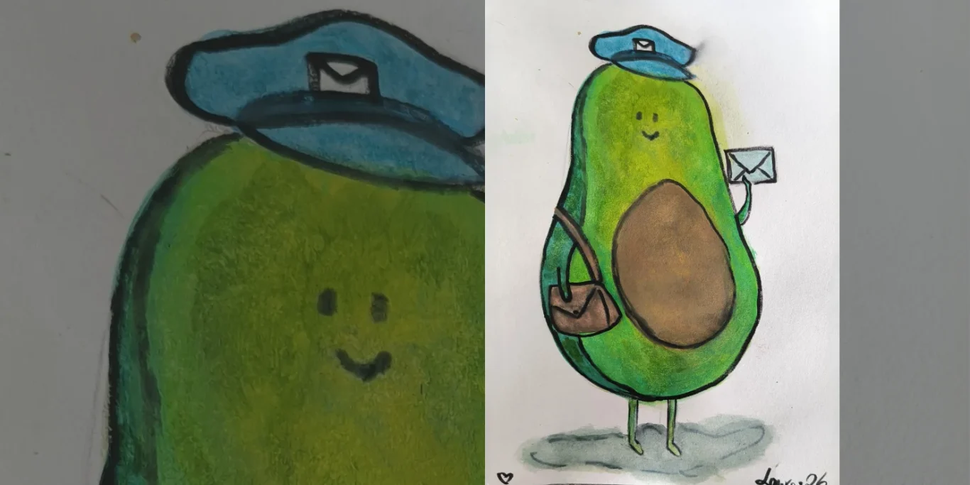 Avocado-Postbote, 2026. Aquarell + Filzstift auf Papier, 20,7x14,5 cm. Eine Avocado als fröhlicher Briefträger mit Tasche, Mütze und Brief.